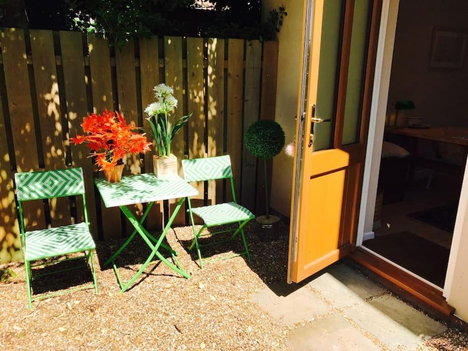 Apartment With Own Entrance & Terrace On West Hill เฮสติงส์ ภายนอก รูปภาพ